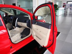 2012款 两厢 1.5L 自动 乐享版