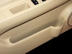 2012款 两厢 1.5L 自动 乐享版