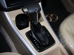 2012款 两厢 1.5L 自动 乐享版