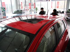 2012款 两厢 1.5L 自动 乐享版