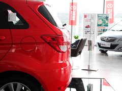 2012款 两厢 1.5L 自动 乐享版
