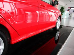 2012款 两厢 1.5L 自动 乐享版