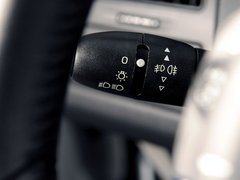2012款 三厢 1.6L 手动 品尚型