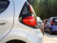 2012款 1.0L 手动 时尚版 国V