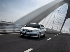 2012款 三厢 2.0L 自动 品驭型