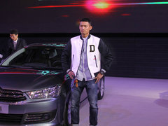 2012款 三厢 2.0L 自动 品驭型