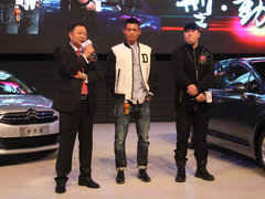 2012款 三厢 2.0L 自动 品驭型