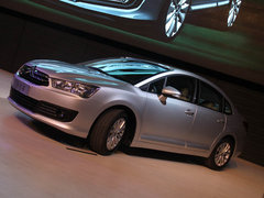 2012款 三厢 2.0L 自动 品驭型