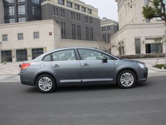 2012款 三厢 2.0L 自动 品驭型
