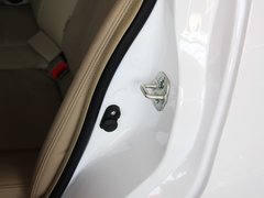 2012款 1.6L 手动 尊贵版