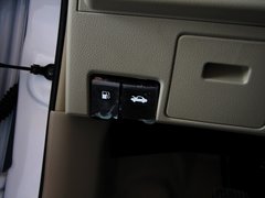 2012款 1.6L 手动 尊贵版