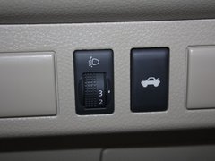 2012款 1.6L 自动 尊贵版