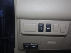 2012款 1.6L 自动 尊贵版