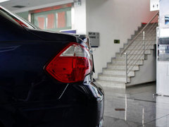 2012款 1.6L 自动 尊贵版