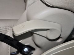 2012款 1.6L 自动 尊贵版