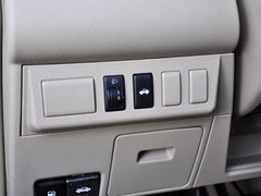 2012款 1.6L 自动 尊贵版
