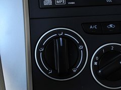 2012款 1.6L 自动 尊贵版