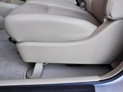 2012款 1.6L 自动 尊贵版