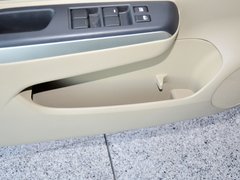 2012款 1.6L 自动 尊贵版