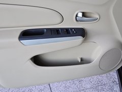2012款 1.6L 自动 尊贵版