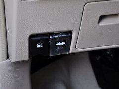 2012款 1.6L 自动 尊贵版