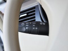 2012款 1.6L 自动 尊贵版