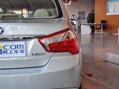 2012款 1.6L 自动 尊贵版