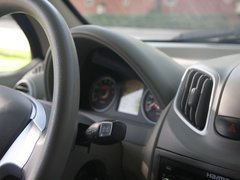 2012款 1.0 手动 豪华型