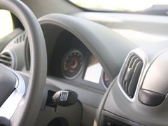 2012款 1.0 手动 豪华型