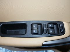 2012款 精英版 1.6L 手动 舒适型 5座