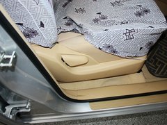 2012款 精英版 1.6L 手动 舒适型 5座