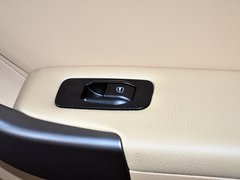 2012款 精英版 1.6L 手动 舒适型 5座
