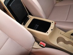 2012款 精英版 1.6L 手动 舒适型 5座