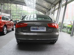 一汽奥迪  A6L 30 FSI CVT 车辆正后方尾部视角