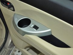 2012款 1.6L 手动 豪华型 5座