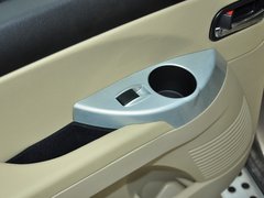 2012款 1.6L 手动 豪华型 5座