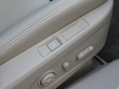 2012款 3.0L 自动 旗舰版