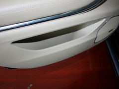 2012款 3.0L 自动 旗舰版