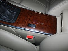 2012款 3.0L 自动 旗舰版