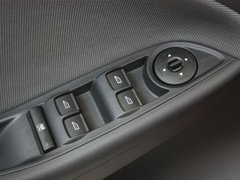 2012款 两厢 1.6L 自动 舒适型