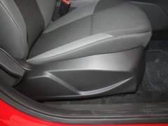 2012款 两厢 1.6L 自动 舒适型