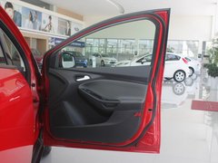 2012款 两厢 1.6L 自动 舒适型