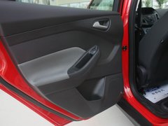 2012款 两厢 1.6L 自动 舒适型