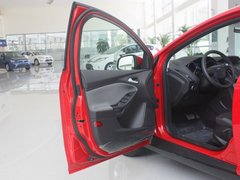 2012款 两厢 1.6L 自动 舒适型