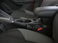 2012款 两厢 1.6L 自动 舒适型