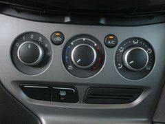 2012款 两厢 1.6L 自动 舒适型