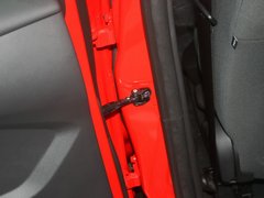 2012款 两厢 1.6L 自动 舒适型