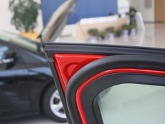 2012款 两厢 1.6L 自动 舒适型