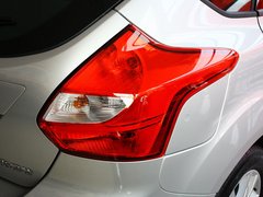 2012款 两厢 1.6L 自动 舒适型