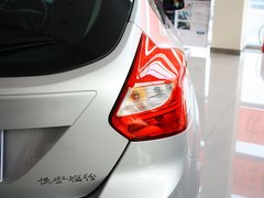 2012款 两厢 1.6L 自动 舒适型